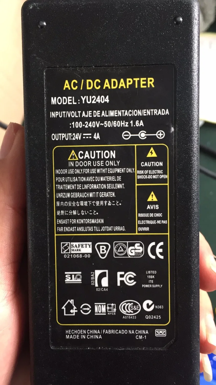 

Power Adapter for Window Cleaner Robot
