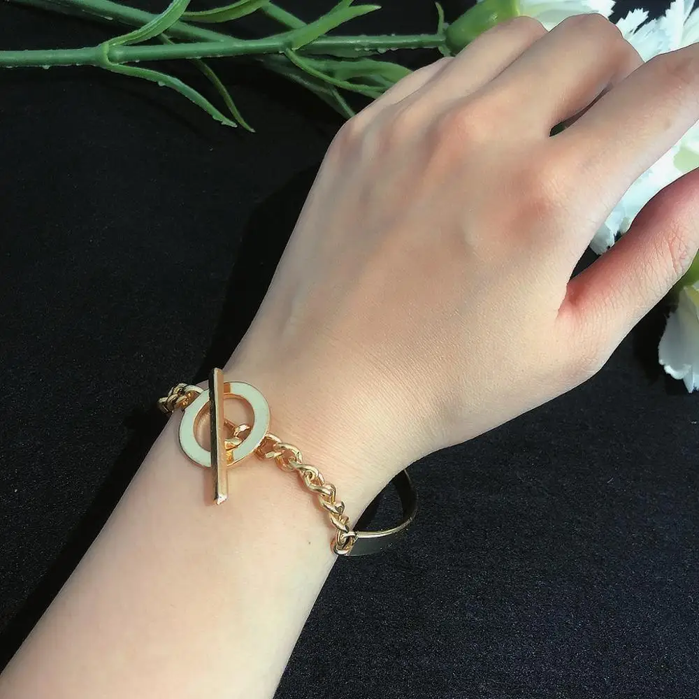 

Metal Bracelet Stylish Personality Retro Heavy Metal C-shaped Bracelet for Women Simple Versatile Punk Style Metal Bracelet
