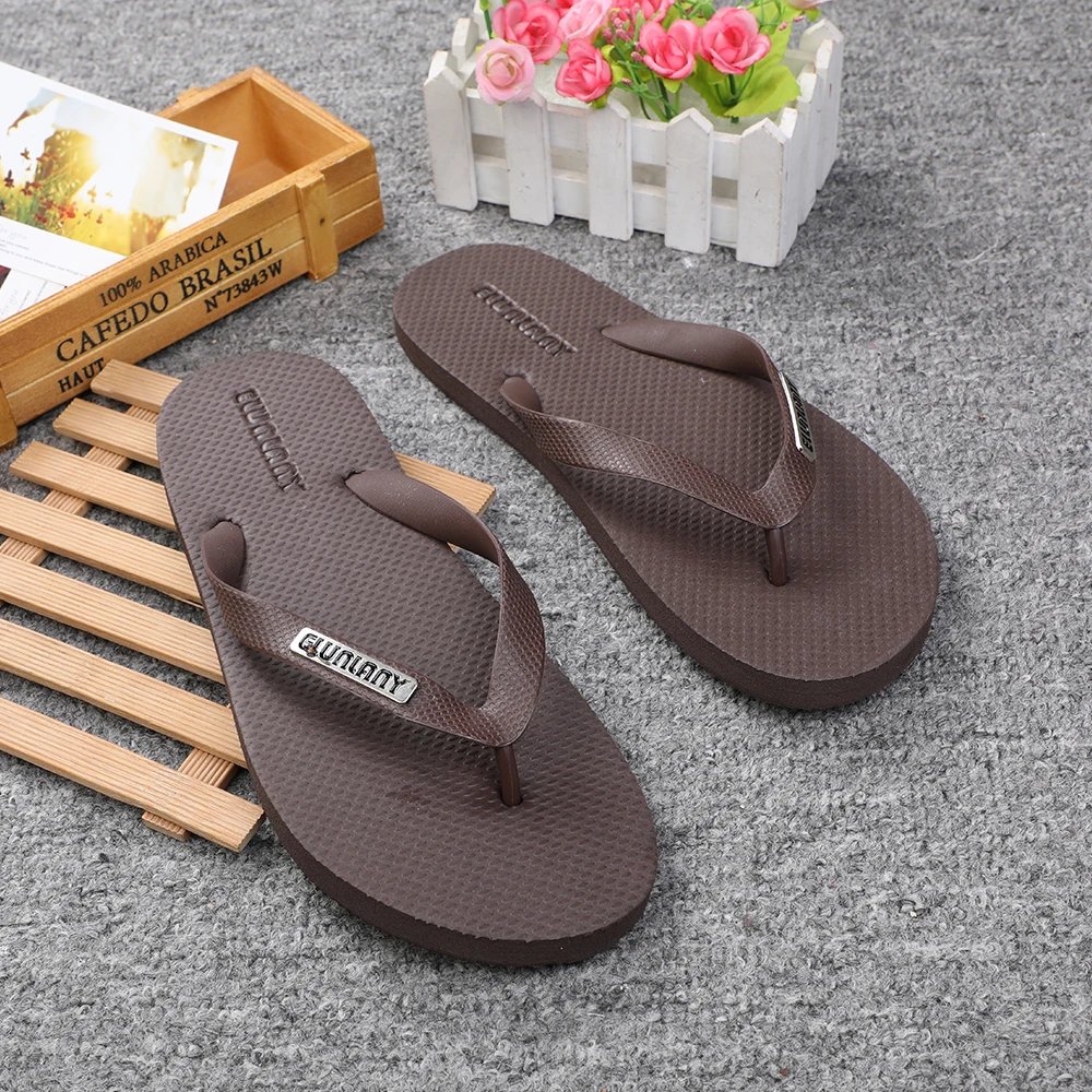 

WENYUJH 2019 Men Summer Sandals Flat Low Heel Flip Flop Slippers Outdoor Beach Men Shoes Beach Fashion Comfort Casual Shoes