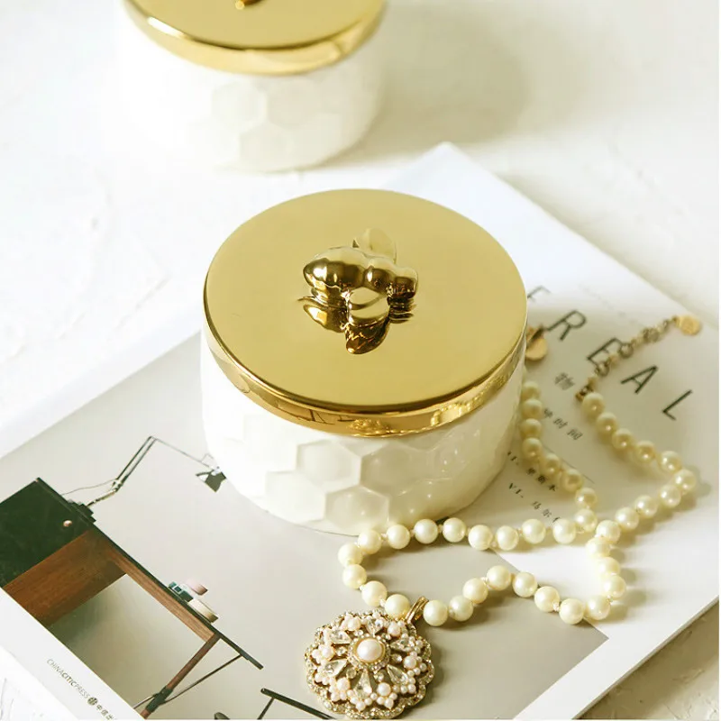 

Nordic Ceramic Jewelry Box Storage Jar Golden Storage Tank Can with Lid Bee Bottle Food Container Dressing Table Decoration Gift