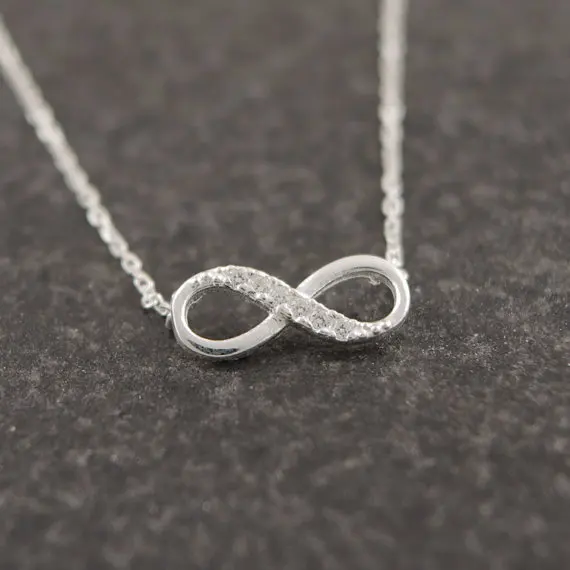 Shuangshuo Minúsculo Infinito Número Da Sorte Oito Geométrica de Cristal Pingente Colares para As Mulheres Gargantilha de Prata Colar de Cadeia Longa