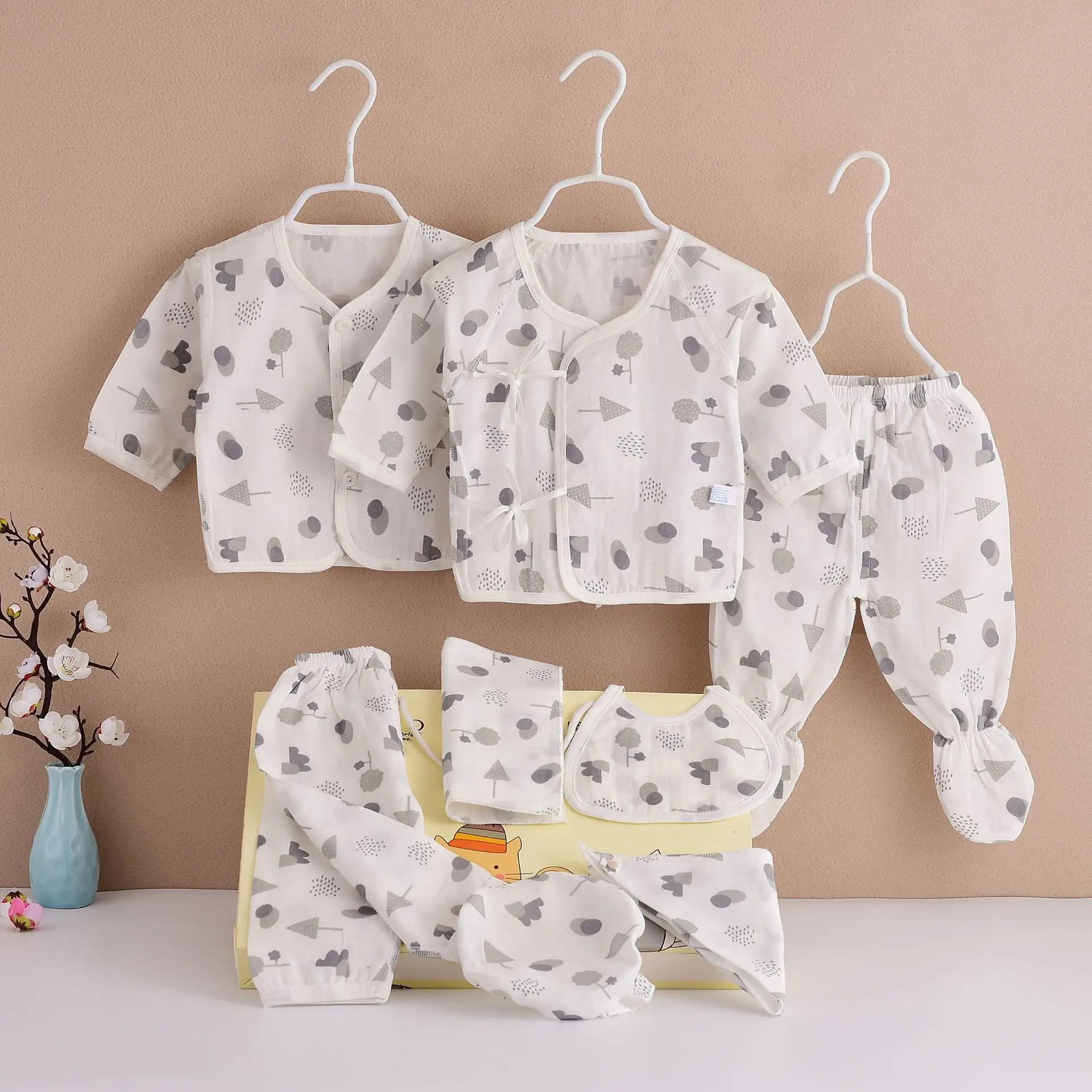 

New Fashion (8pcs/set) Muslin Newborn Baby 0-3M Clothing Set Gift Baby Boy/Girl Clothes 100% Cotton Grooming & Healthcare Kits
