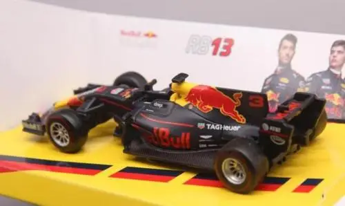 BBURAGO 1:43 INFINITI Red Bull RB13 модель автомобиля Даниэль Риккардо #3|Наземный транспорт| |