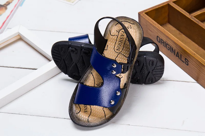 Для маленьких мальчиков сандалии 2017 новые модные детские кожаные сандалии пляжная повседневная детская Летние туфли на плоской подошве