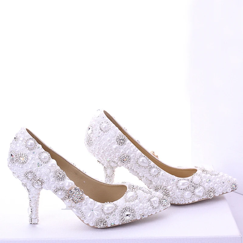 Новинка свадебные туфли под платье с жемчужными стразами белые дамские туфли-стилеты на высоких каблуках(7 см) с острым носком дамские вечерние коктейльные туфли аксессуары для невесты