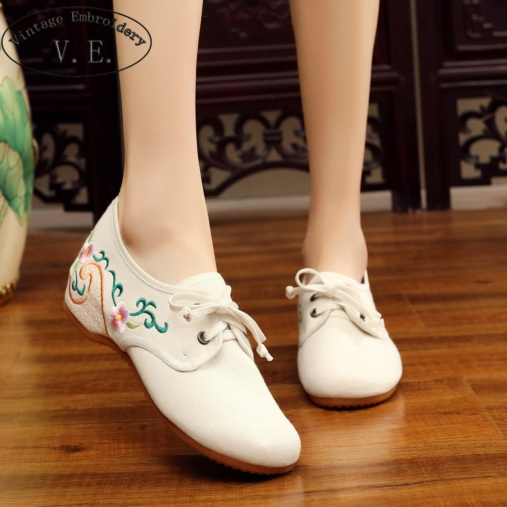 

China Women Old Beijing Cloth Shoes Solid Canvas Lace Up Flats For Girl Student Spring Autumn Casual Travel Walk Sneaker Shoes
