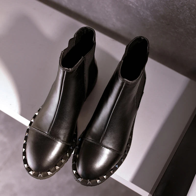 

Winter Boots for Ladies Slip-on Flat Shoes Rivet Genuine Leather Round Toe Med Heel brand Boots 2017 Fashion Famous designer