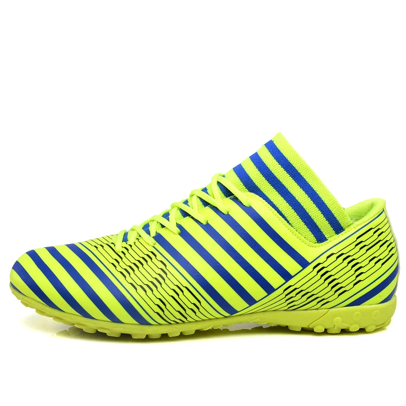 

2018 Real Chuteira Futsal New Typical Style Men Soccer Shoes Professional Field Outdoor Tf Football Action Fast Free Shipping