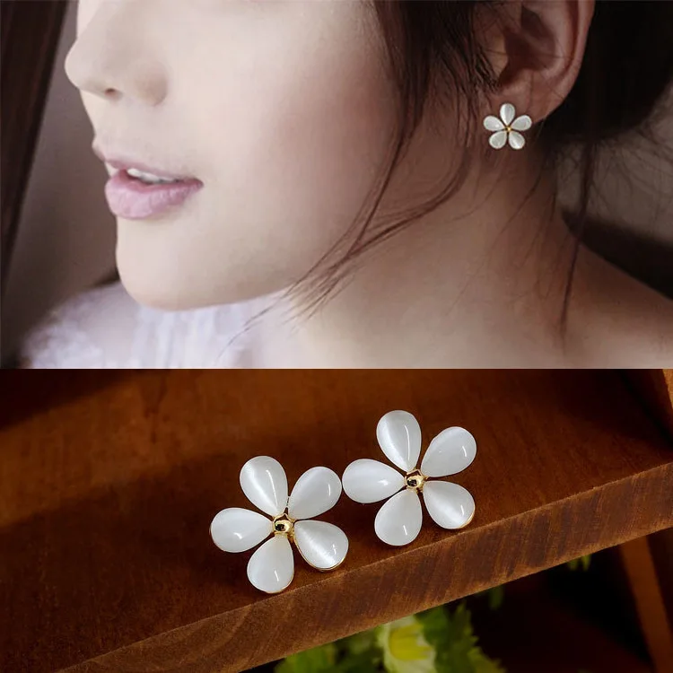

2018 New Lovely fashion girl cherry blossom series bird head cherry blossom Semi-precious stones Anime cartoon series earrings