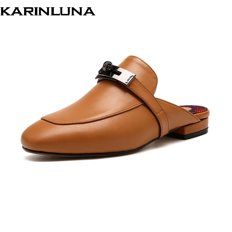 Karinluna/ г. Фирменный дизайн, большой размер 42, женская обувь из натуральной овечьей кожи с металлическим украшением летние женские туфли без задника на плоской подошве