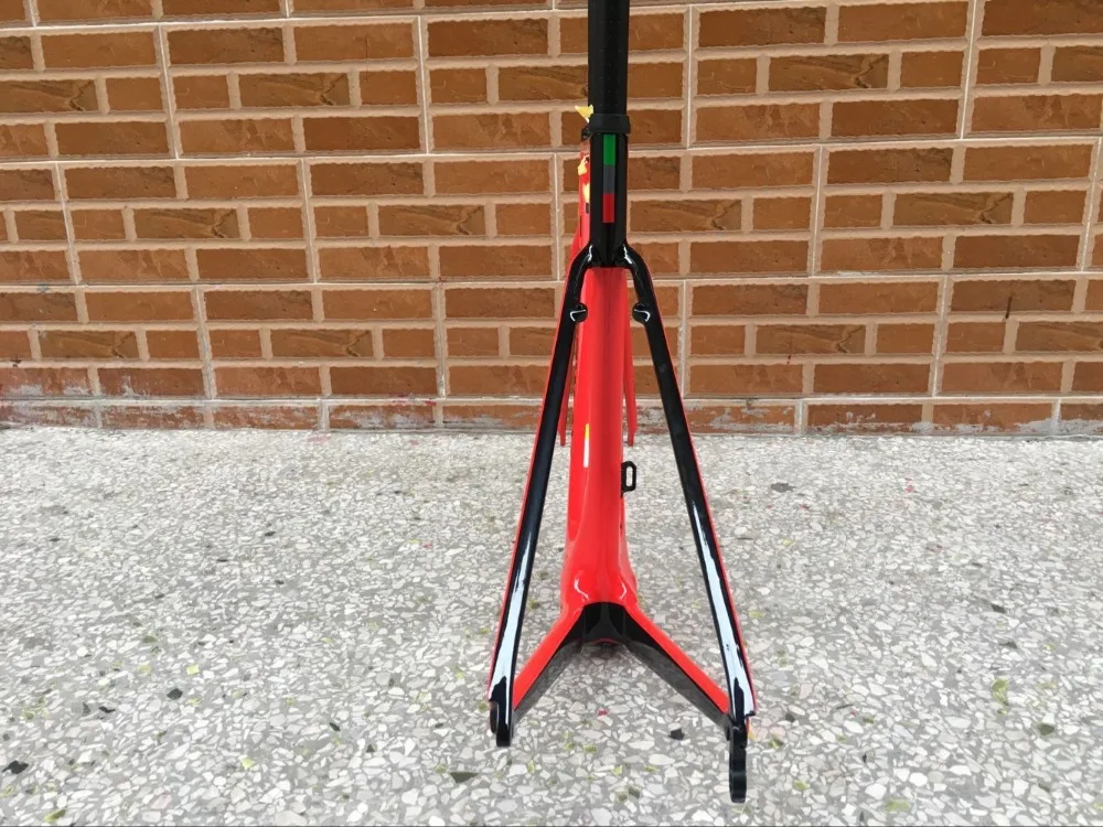 Excellent 2019 design super light FASTERWAY classic carbon road frameset D Brake carbon bike frame:Frameset+Seatpost+Fork+Clamp+Headset 10