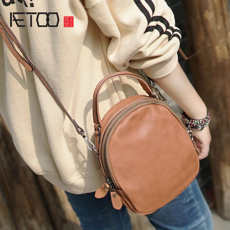 

AETOO Manual shoulder-shouldered back female female ladies leather vegetable tanned leather multi-layer small retro old small