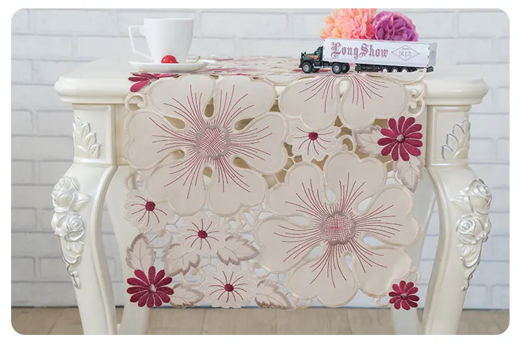cutwork table runner (1)