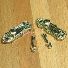 Кукольная Миниатюра 1:12 игрушка 2 Наборы для ухода за кожей из золотистого металла ворота замок и ключ ms101