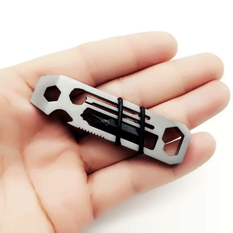 

metal EDC Key Chain Gadget for men Outdoor bushcraft camp Equipment Survival tool travel kit mini Portable Keychain Multitool