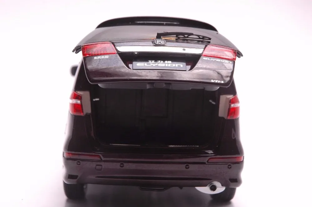 Honda elysion mpv model in scale 118 (8)