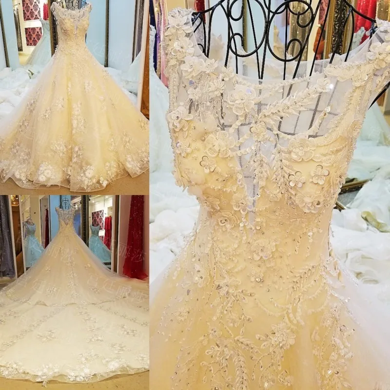 

Luxury Diamond Crystal Half Sleeves Sleeve Wedding Dress White Bright Wedding Photography 100% Real Picture