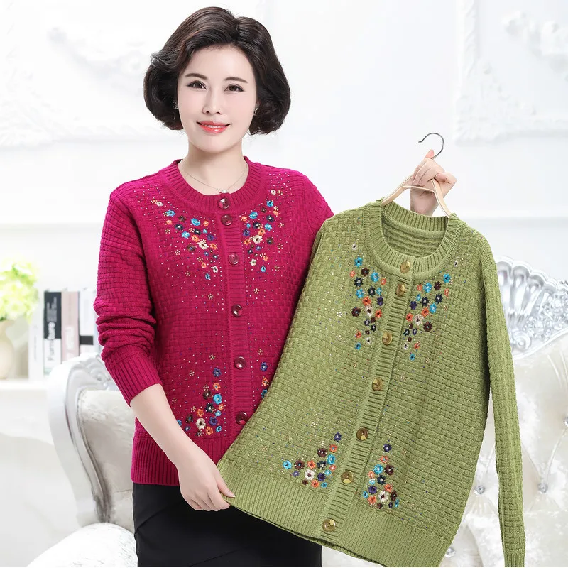 2018 Middle aged mother installed knit cardigan sweater in elderly