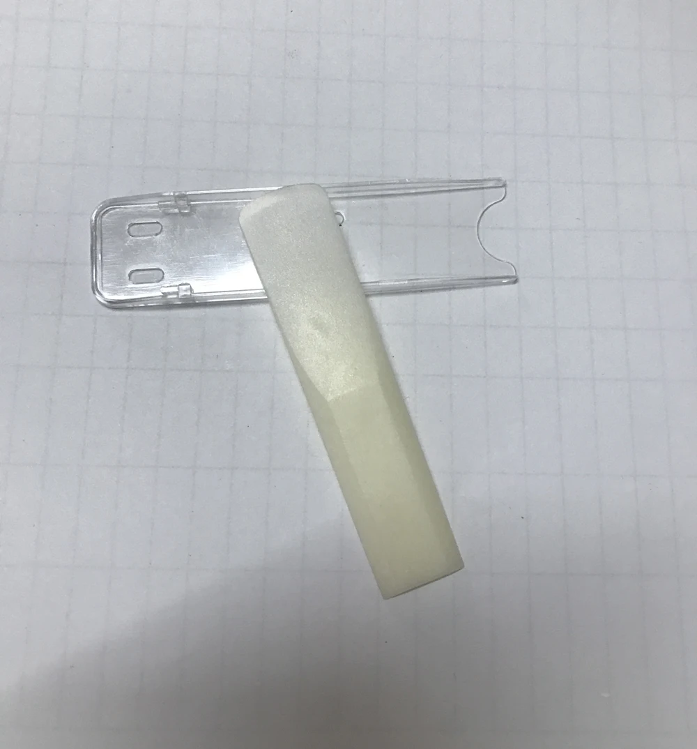 

b Flat Resin Clarinet Reed