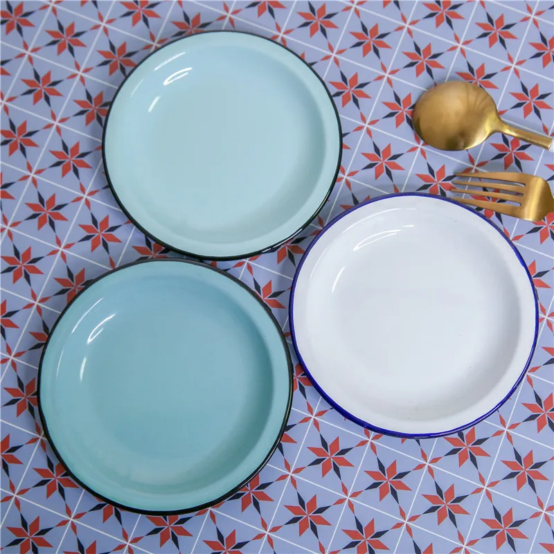 

Japanese Retro Nostalgic Round Fruit Plate Enamel Dish Snack Plate Snack Plate