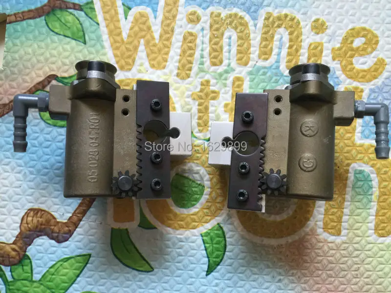 

1 set offset spare parts forwarding sucker for heidelberg CD102 machine C5.028.056F, C5.028.046F