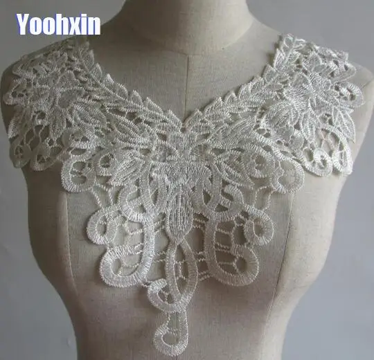 2 pieces off white col Embroidered guipure lace 3D applique patch trim