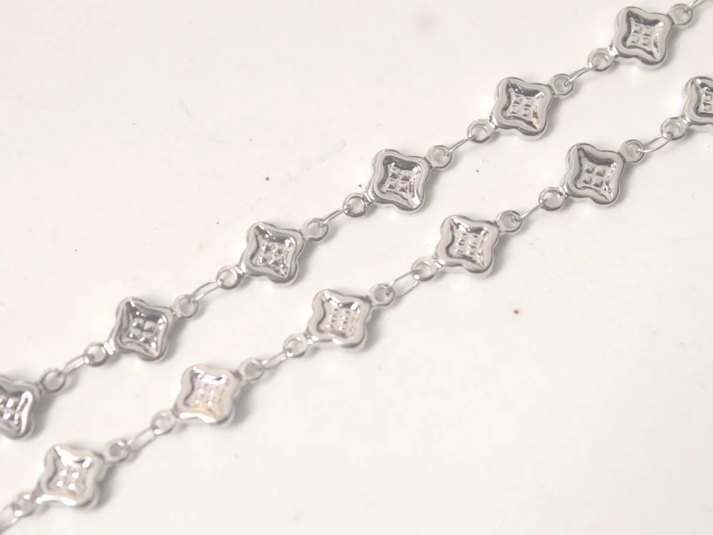 

2 Meters Stainless Steel 5.5x10mm Dotted Plum Blossom Chain #95310