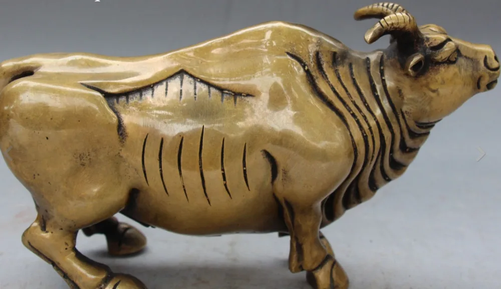 

671115531++++China Fengshui Bronze Carving Zodiac Year Ox Oxen Bull Cattle Cow Animal Statue
