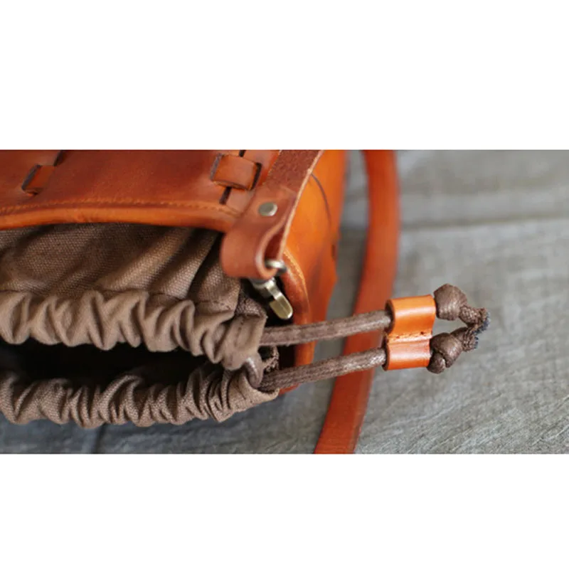 AETOO Vintage ethnic wind woven bag Sen small bucket bucket bag handmade leather wild women bag shoulder Messenger bag