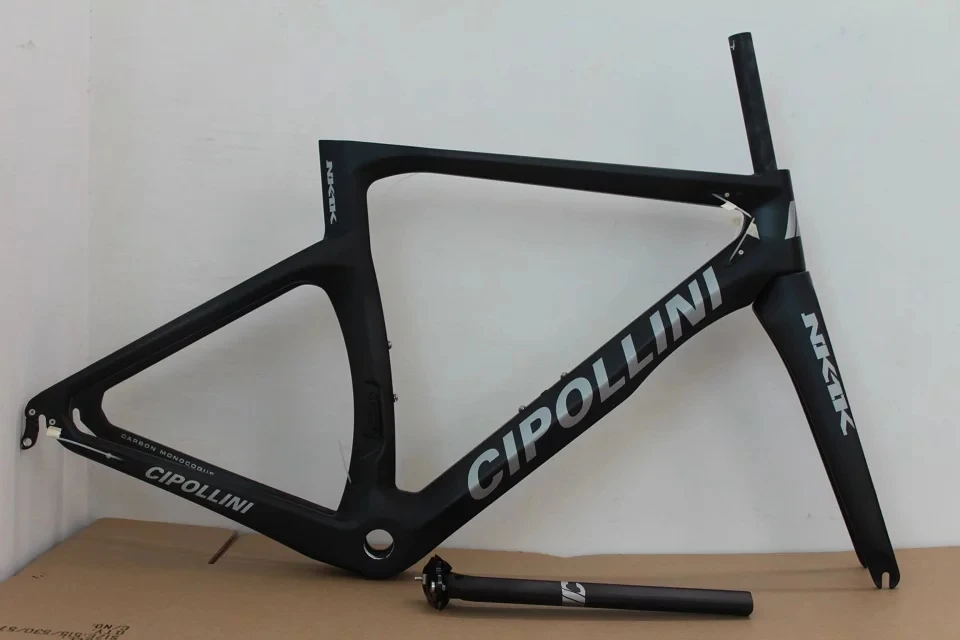 Discount 2018 carbon frame full carbon road bike frame include fork headset clamp seatpost Carbon bicycle Frameset with BSA bike frame 1