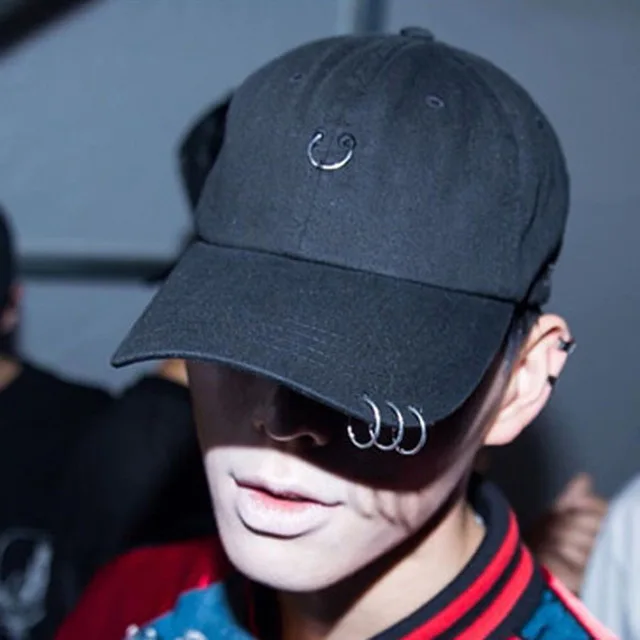 black baseball cap snapback