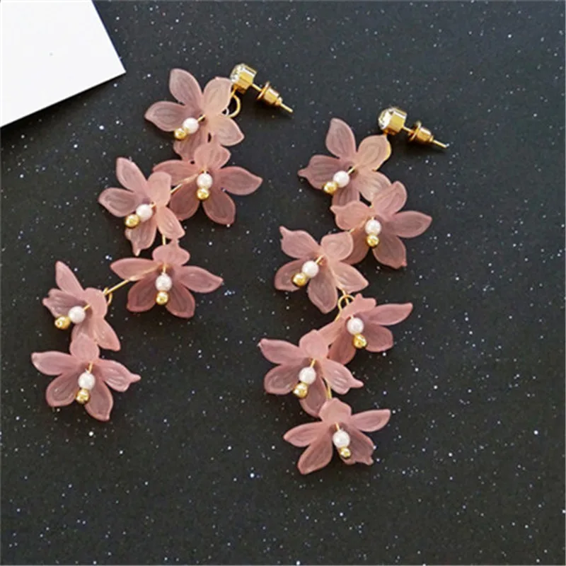 pink Модные серьги с кисточками, акриловые белые цветы, серьги-гвоздики для девочек, популярные серьги с кристаллами для женщин, ювелирные изделия, акриловые серьги - Окраска металла: pink