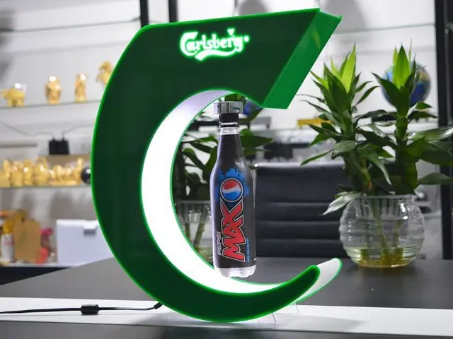 Maglev Manufacturer Strange New Creative Product Display Drinks Mixed Batch Maglev Manufacturer Strange New Creative Product Display Drinks Mixed Batch