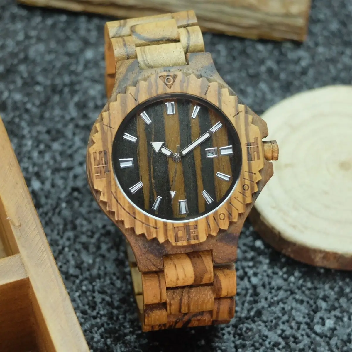

2018 Fashion Casual Wooden Quartz Watch for Men Women Calendar Luminous Pointers luxury wood dress Watches relogio