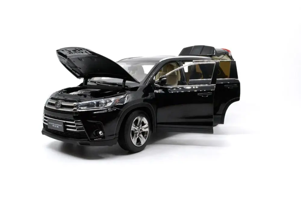 Модель Paudi 1/18 1:18 Масштаб Toyota Highlander черный литой модельный автомобиль игрушка, модель автомобиля двери открытые