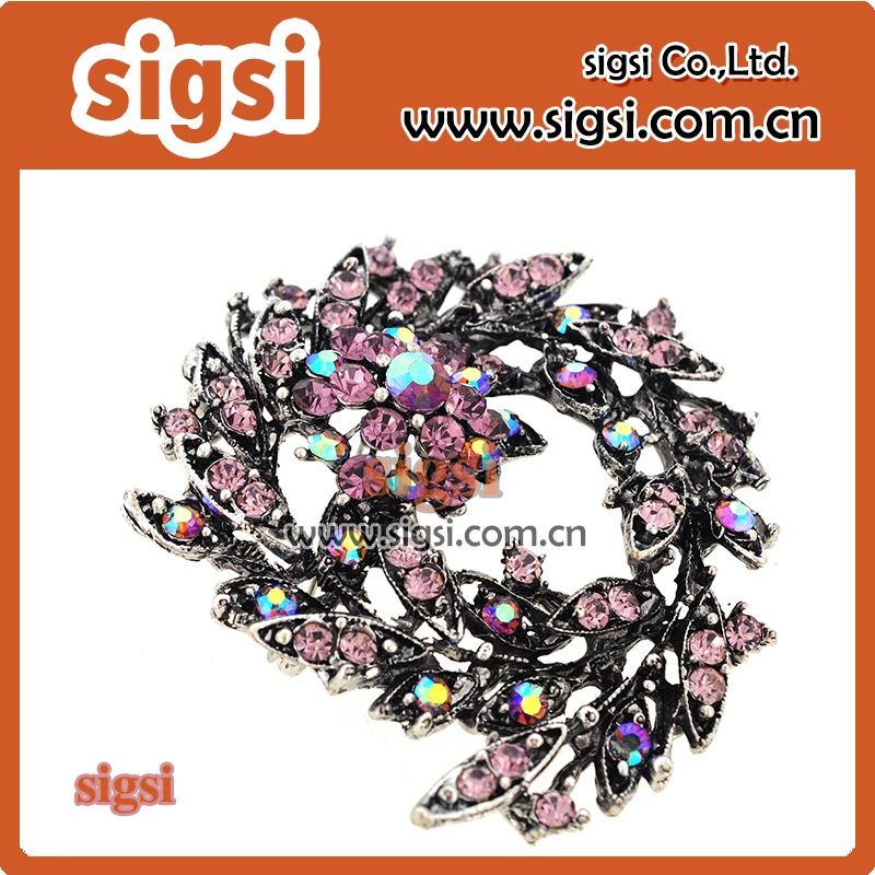 

Ретро брошь в форме гирлянды со стразами для свадебного приглашения