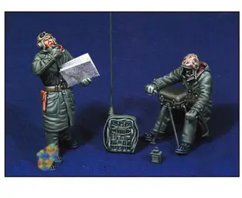 

1/35 ancient Team in Winter include 2 and scene Resin figure Model kits Miniature gk Unassembly Unpainted