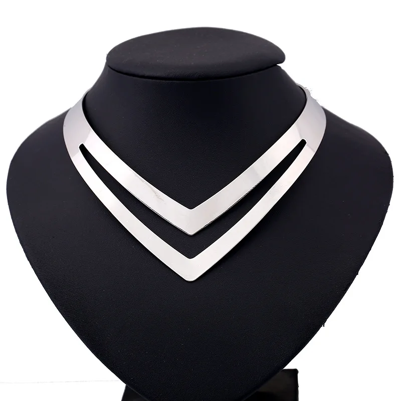 

LiuXSP Geometric Hollow Metal Torques Women Trendy Simple Smooth Choker Necklace Plated Collars Necklace Punk Jewelry Statement