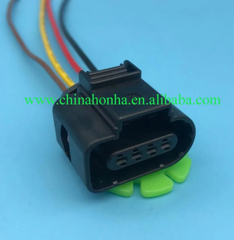 

Для A3 A4 A6 Q3 Q5 4-контактный разъем с проводным отверстием 8K0973704
