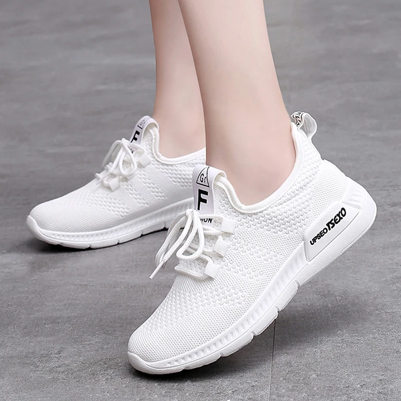 النساء أحذية 2019 أحذية رياضية Flyknit المرأة إطارات دراجة تسلق الجبال خفيفة الوزن أحذية مفلكنة ل سلة فام رياضية بيضاء أزياء المرأة حذاء كاجوال
