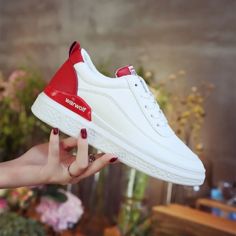

2018 autumn new wild casual sports shoes women's thick-soled students literary fresh white shoes