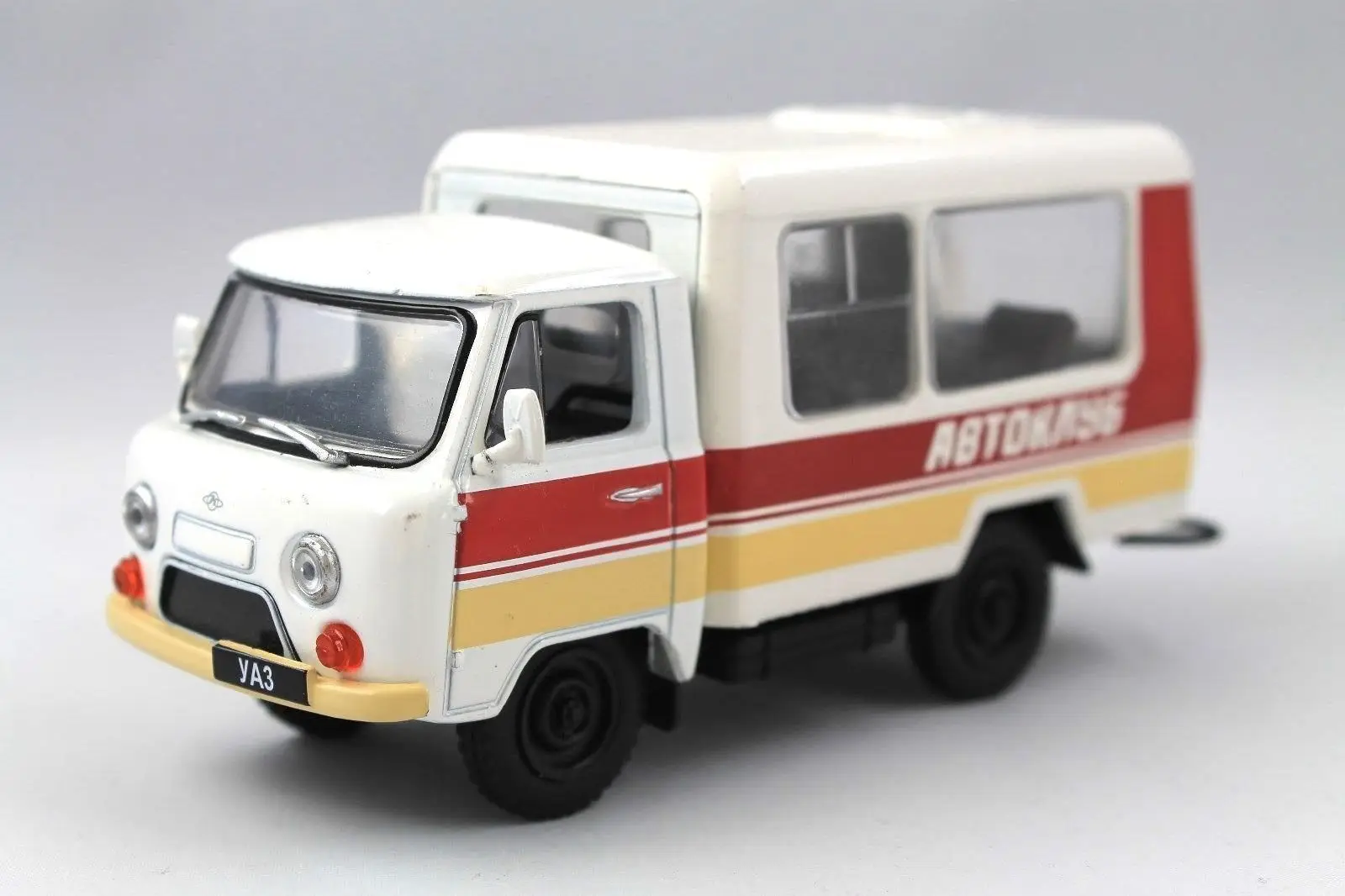 

1/43 Out Of Print Special Die-cast Metal Old Soviet Car UAZ T12 Home Display Collection Model