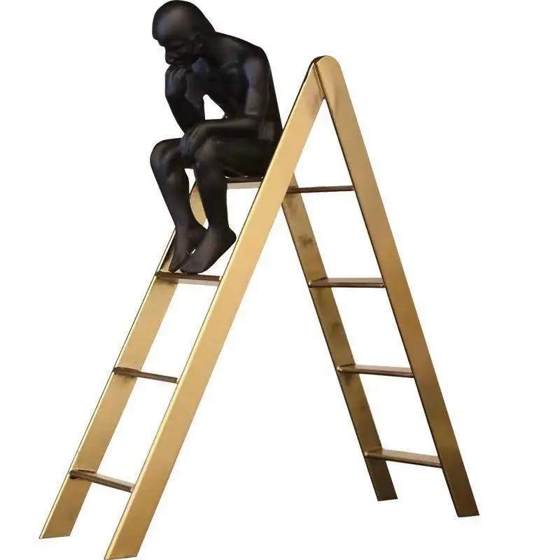Thinker на лестницах Смола человек Статуэтка скульптура металлические лестницы