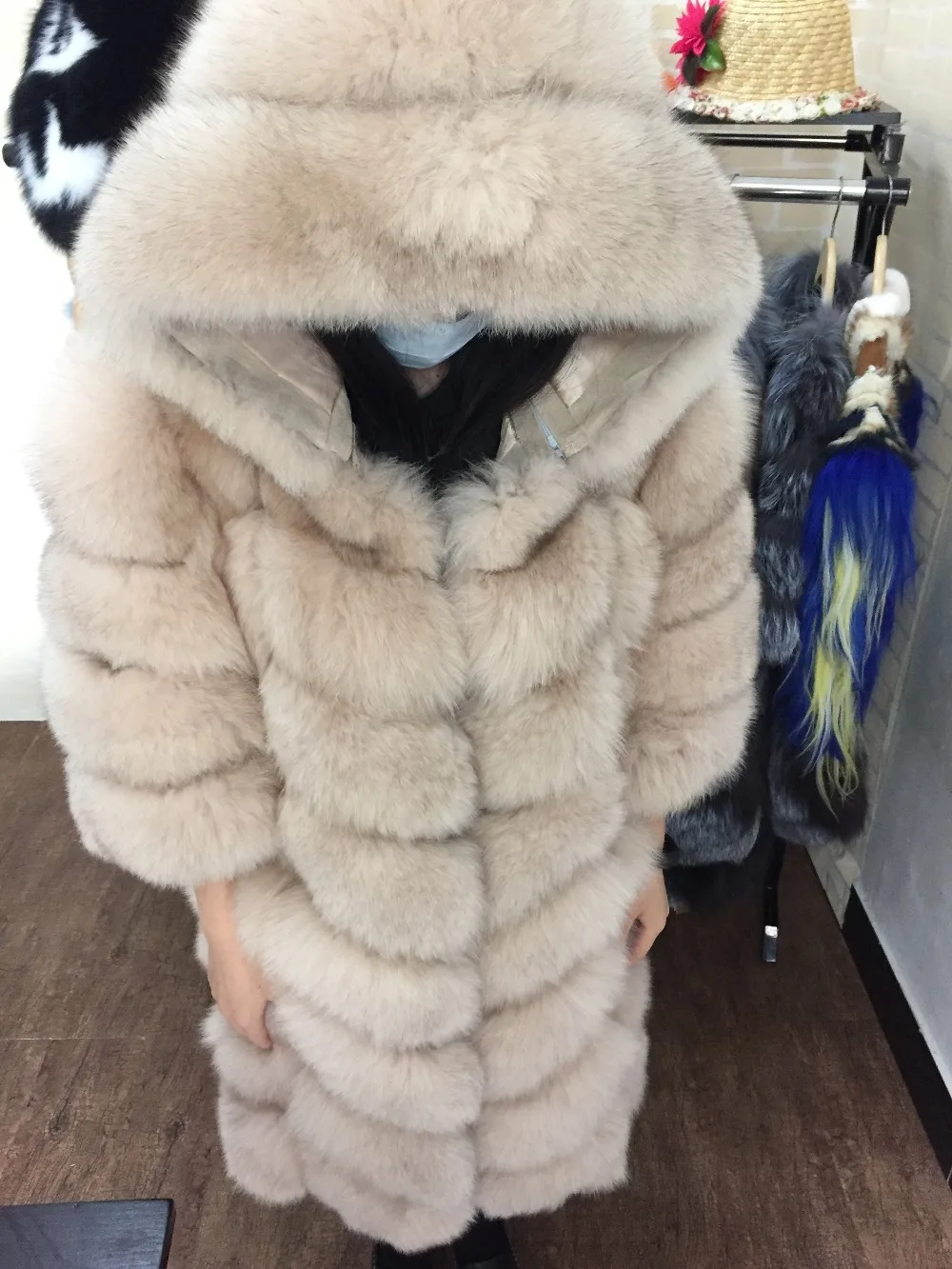 

New Coming Winter 2019 Women Natural Fox Fur Coat Warm Detachable Sleeve and Hood Female Jacket Warm High Quality Fur Jacket