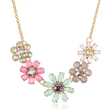 Vintage Flowers Pendant Necklace Colorful Rhinestone Link Chain Necklaces Women Choker Statement Bib Collar Necklace chic wide link rhinestone flower necklace for women