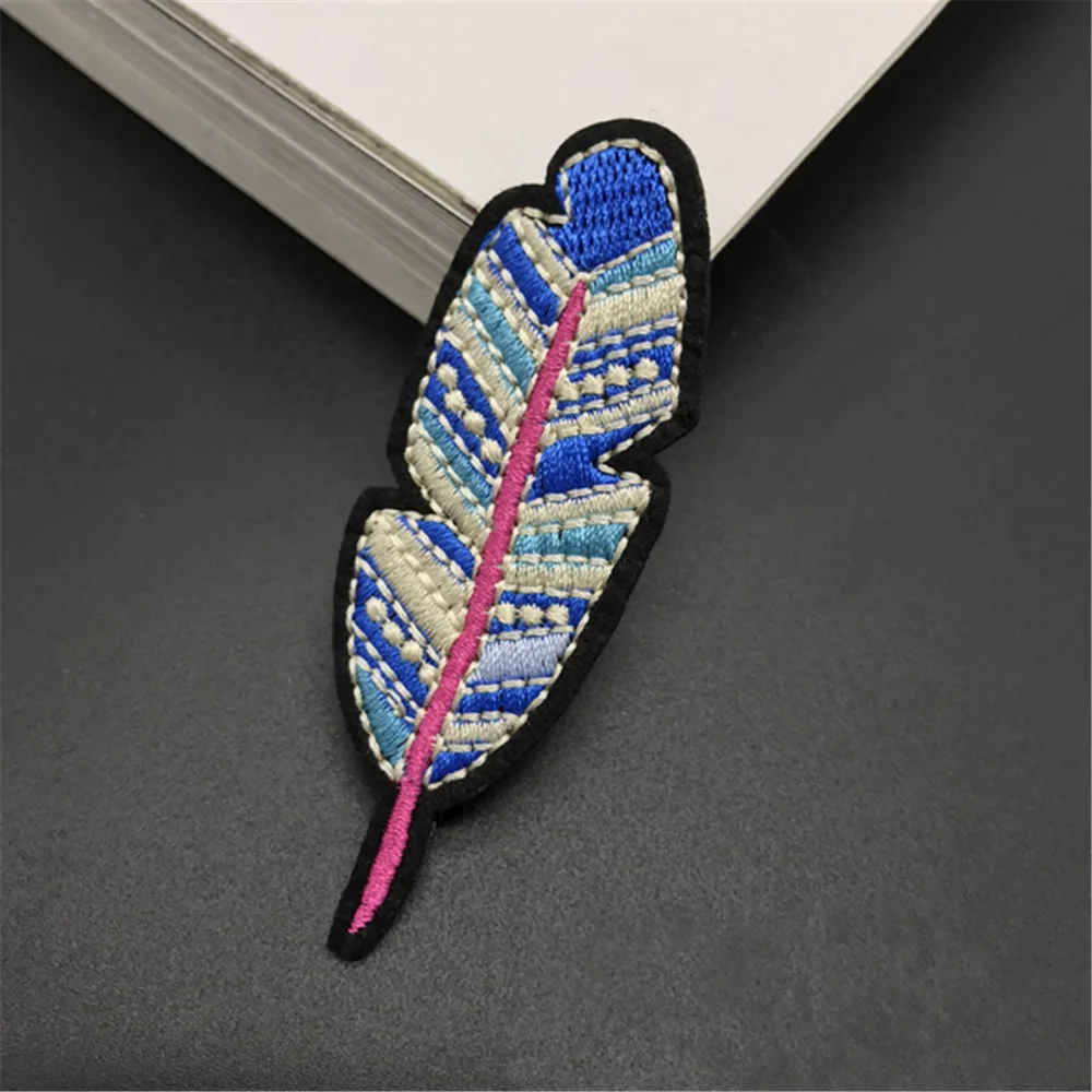2 PCs 2.5x7.5cm Feather Embroidery Patches Appliques Iron On Patch Sticker for T Shirts Coats Hats Pants DIY Crafts | Дом и сад