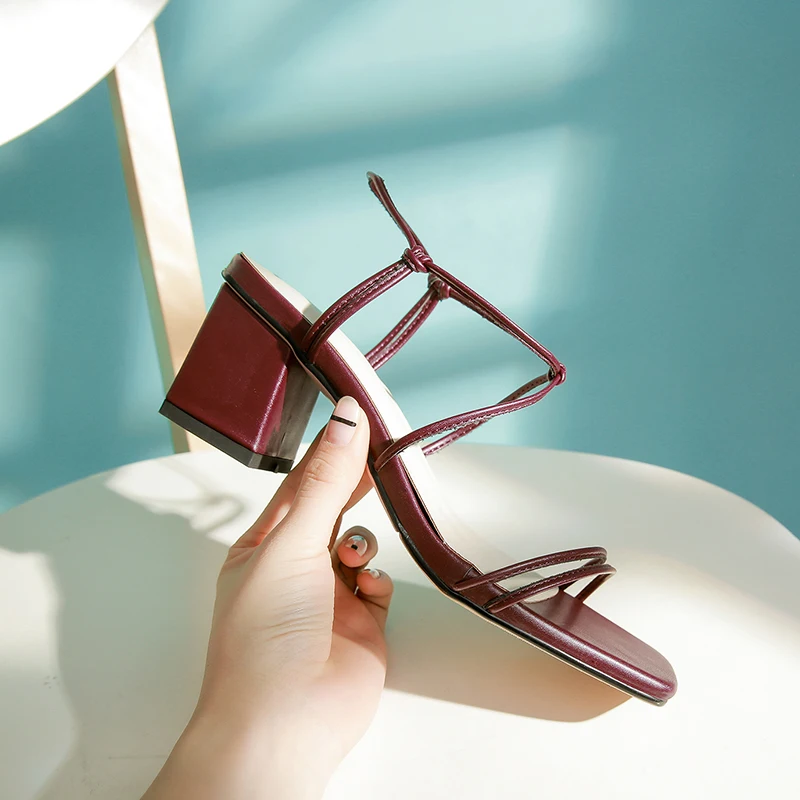 WETKISS صنادل طراز جلاديتور جديد سميكة عالية الكعب الصيف الصنادل Strappy و الأحذية موجزة الإناث الأزياء مكتب السيدات الأبيض WETKISS صنادل طراز جلاديتور جديد سميكة عالية الكعب الصيف الصنادل Strappy و الأحذية موجزة الإناث الأزياء مكتب السيدات الأبيض