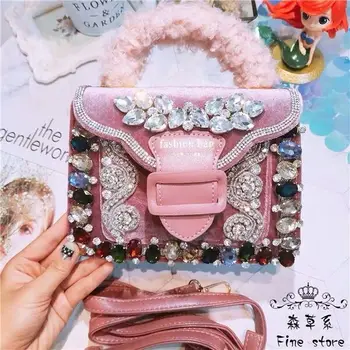 

The latest European high-quality velvet diagonal bag, women's bag, free delivery in 2019