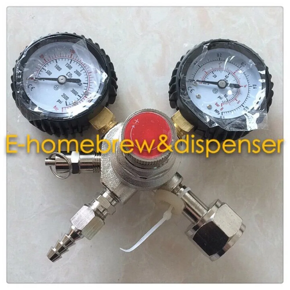 

High pressure double gauge CO2 regulator