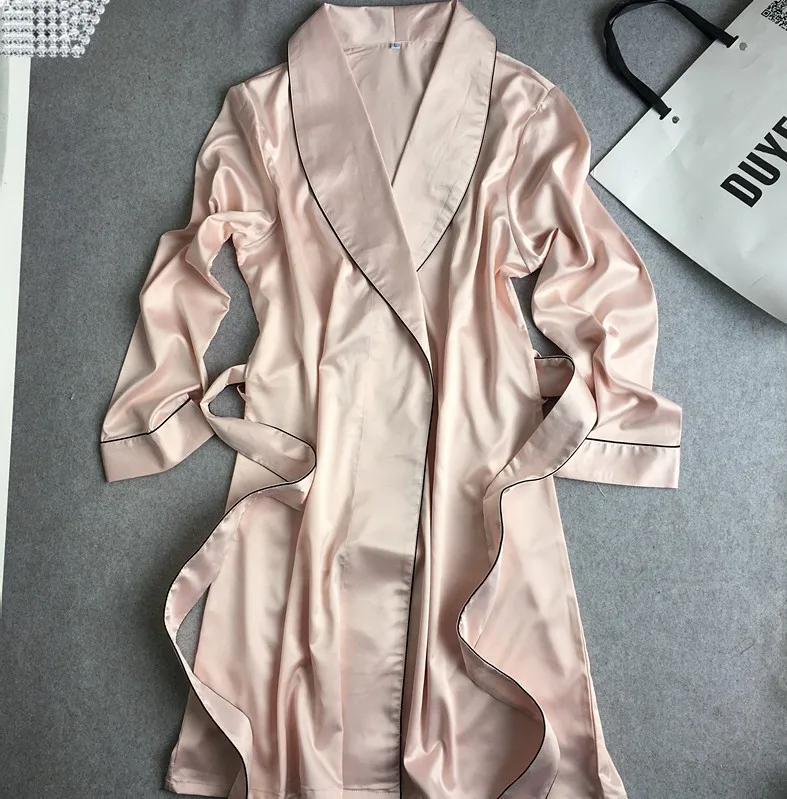 2739533148_1929359744